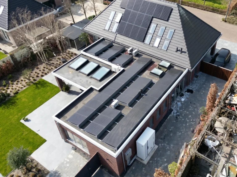 Energie-infrastructuur met opslag, EMS en PV